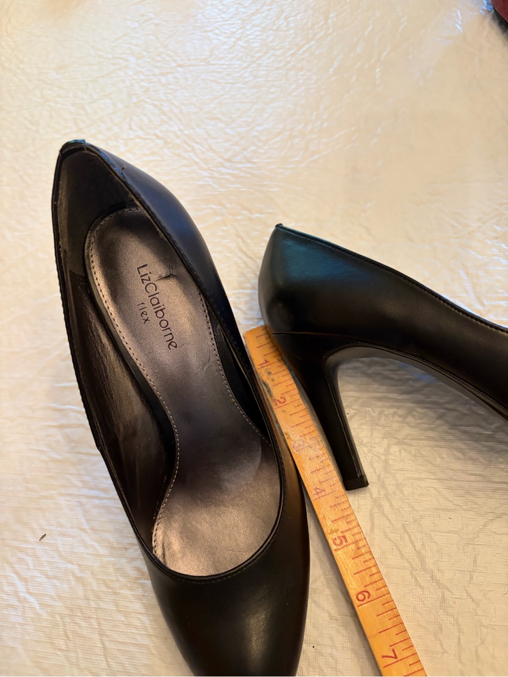 Liz Claiborne Black Leather Pointed Pumps with Stiletto Heel Never Worn! - Picture 3 of 5